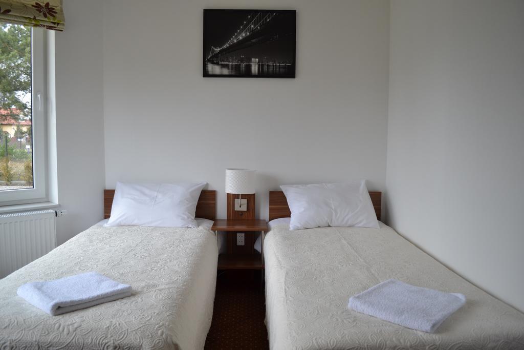 Kalinowy Sen Hotel Варшава Екстериор снимка