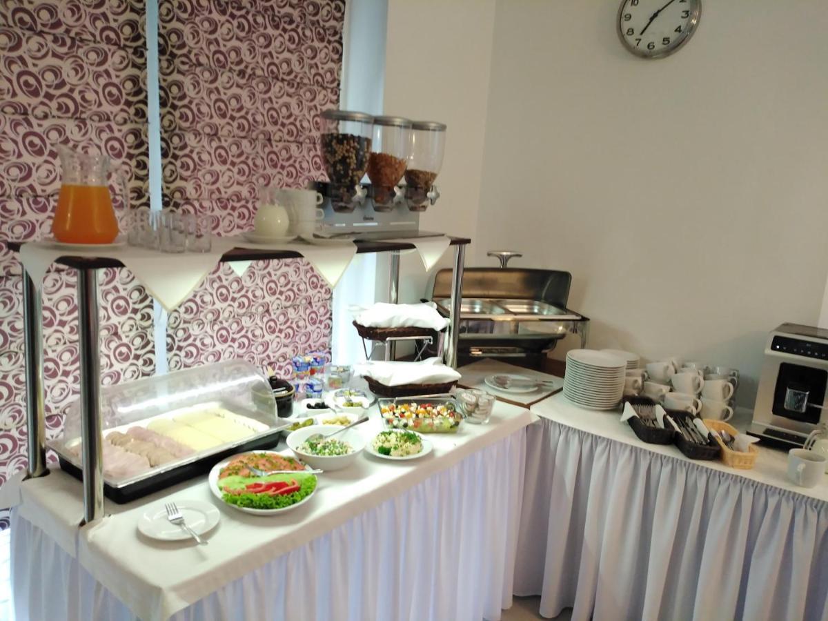 Kalinowy Sen Hotel Варшава Екстериор снимка