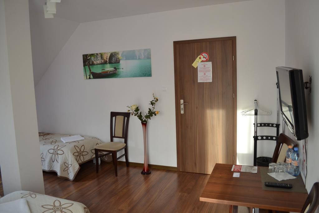 Kalinowy Sen Hotel Варшава Екстериор снимка