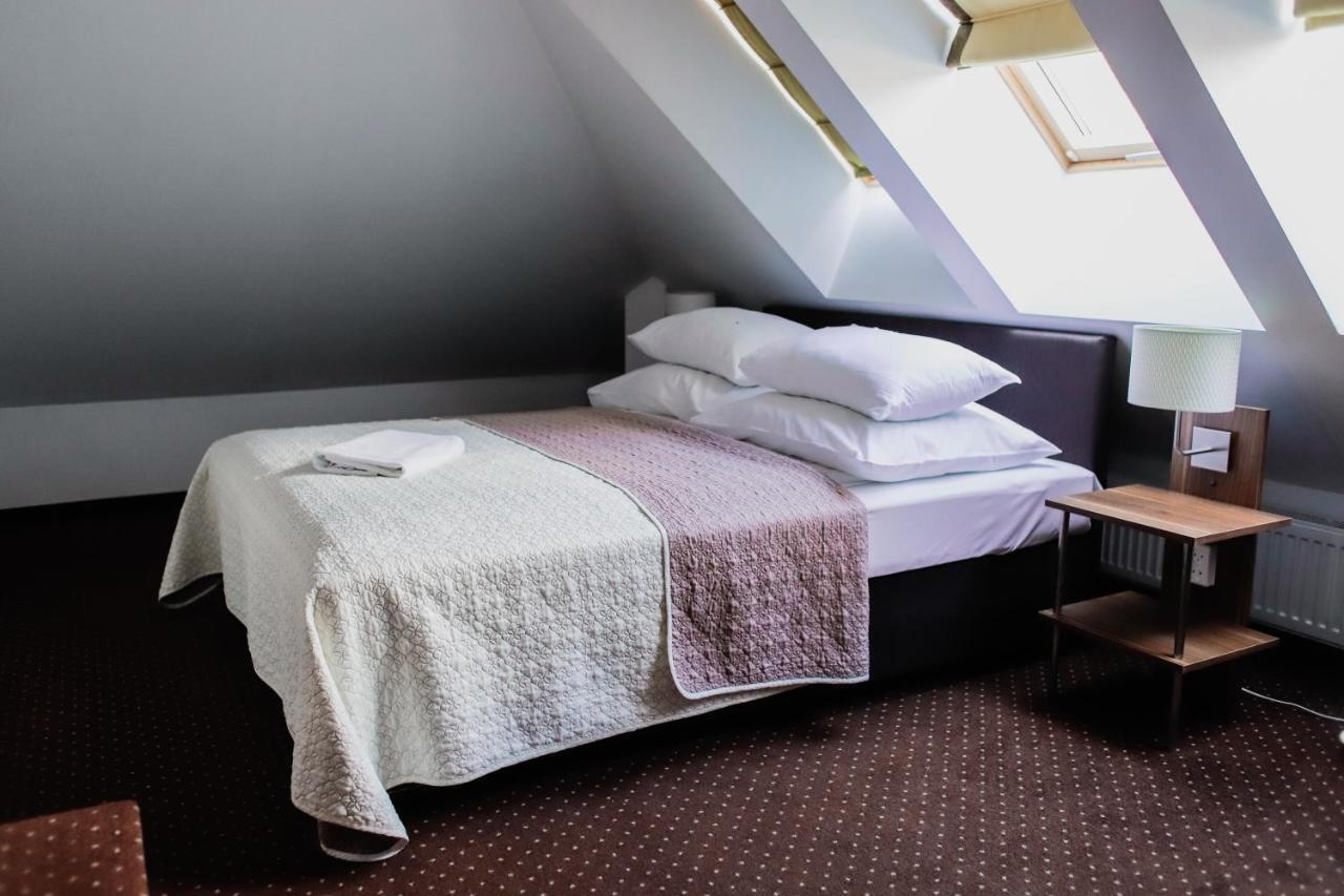 Kalinowy Sen Hotel Варшава Екстериор снимка