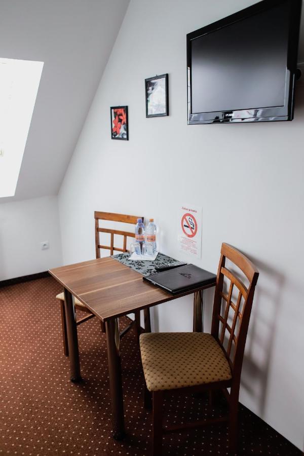 Kalinowy Sen Hotel Варшава Екстериор снимка
